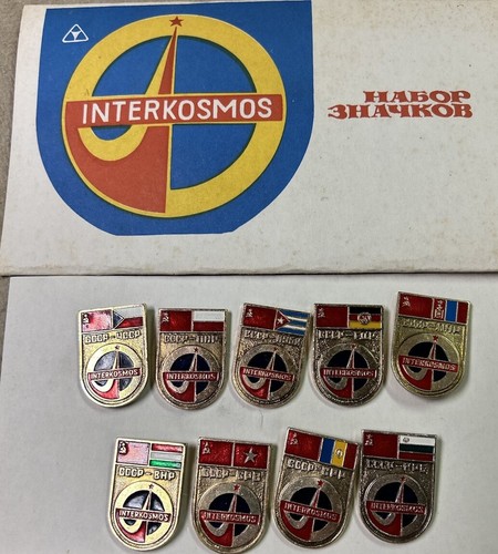 Set of 9 Vtg USSR Soviet Astronauts Space Cosmos Pin Badge Interkosmos - Picture 10 of 13
