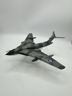 Corgi Aviation Archive 1:144 Scale Model Handley Page Victor Die Cast XL230