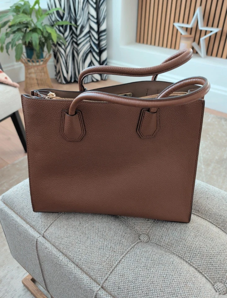 Michael Kors Brown Pebbled Leather Tote Zip Gold Padlock Jet Set Large Handbag, photo 2 of 5
