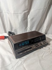 Vintage AM/FM Alarm Clock Radio - Realistic Chronomatic-268