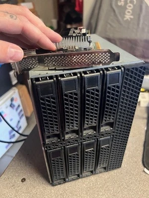 Intel RS2WC080 RAID Controller Card & 8 bay Nas storage box - Image 1 of 3