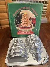 Nordic Ware For Williams-Sonoma 3D Christmas Tree Cake Pan Mold. Made In USA.
