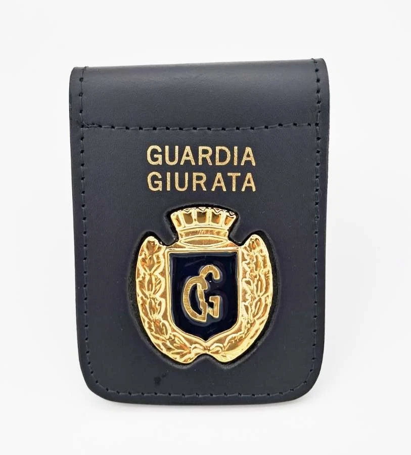 Distintivo Di Polizia Su Portadistintivo in Pelle Fotografia Stock - Immagine di speciale