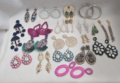 Costume Jewelry Lot Of 20 Pair Pierced Earrings Boutique Fashion Goltone & Beads
