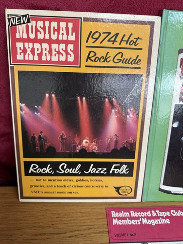 1970s MUSIC BOOKS x2 NME 1974 Hot Rock Guide Bowie Floyd Stones & Top Pop Scene - Picture 3 of 22