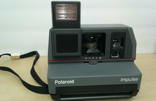 Vintage Polaroid Impulse integrierter Blitz Sofortbildkamera Riemen ungetestet - Bild 7 von 8