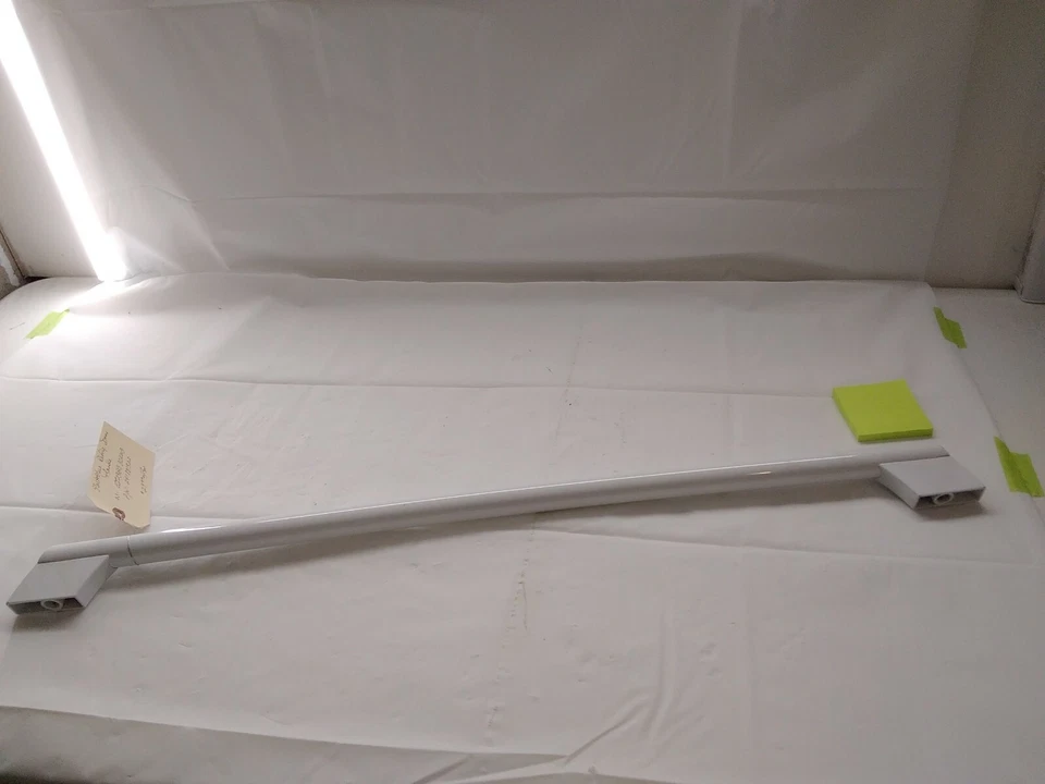 Manija de puerta de refrigerador Electrolux: 241881322 Foto 4 de 4