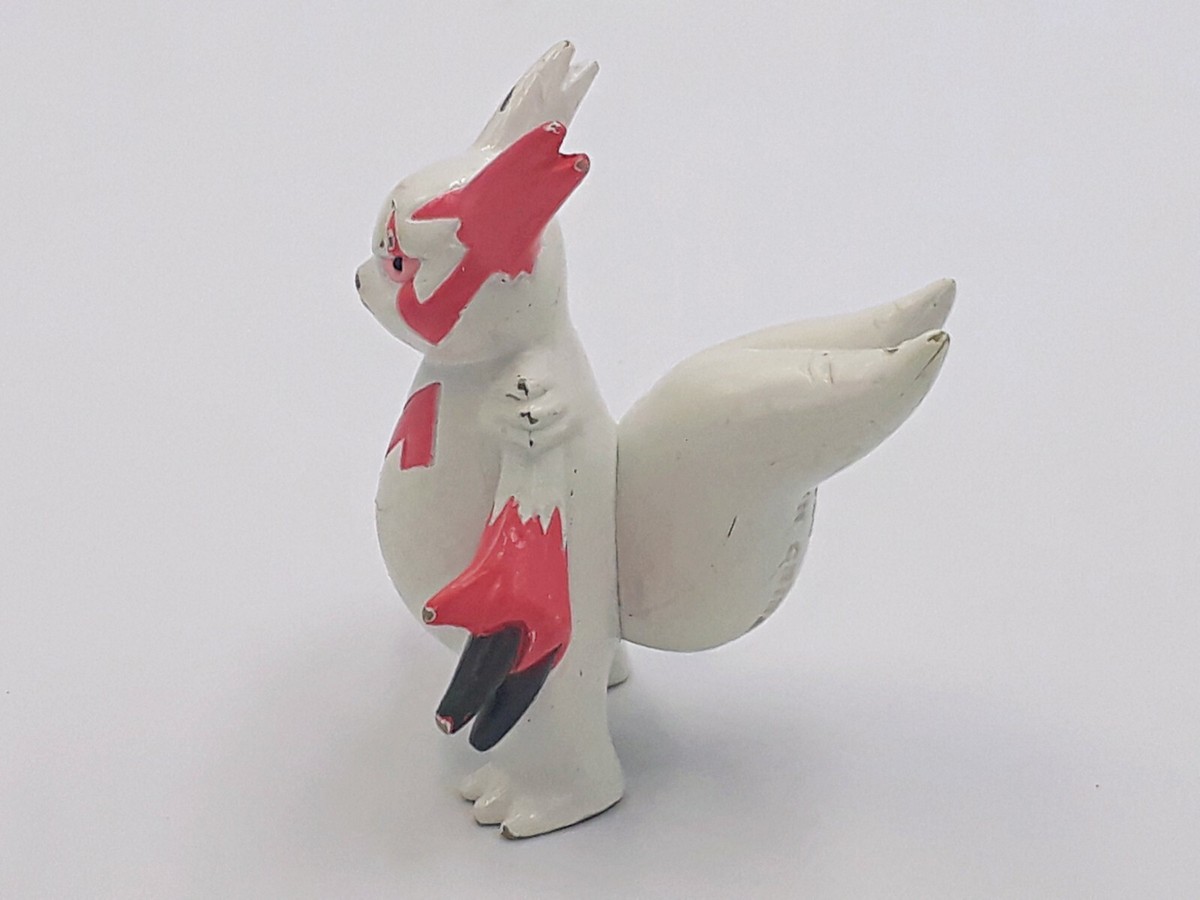 Zangoose Pokemon Figure Takara Tomy Monster Collection Toy