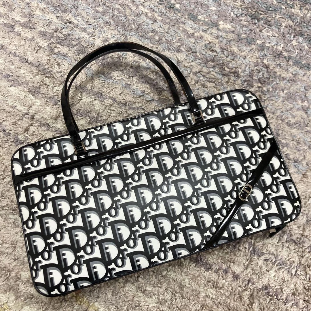 Sac à main vintage DIOR émail noir avec carte de garantie et sac de rangement   Authentique