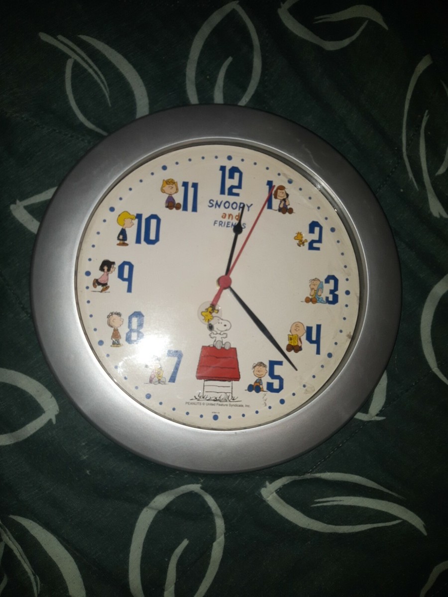 PEANUTS Snoopy Snoopy classic Wall clock Silver From Japan