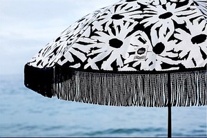 Beach shade shelter