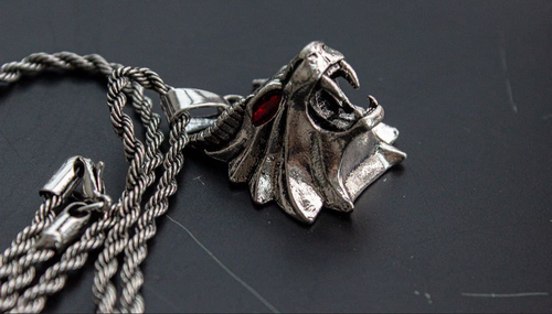 School Bear Medallion Manticore Griffin Cat Pendant Necklace Game Prop Witcher - Picture 9 of 22
