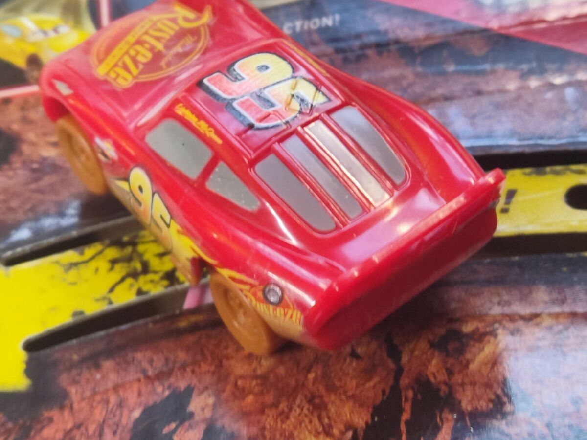 Disney Pixar Cars 3 Crazy 8 Crashers Lightning McQueen Vehicle