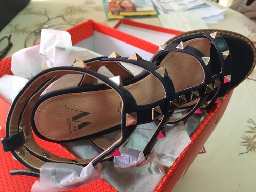 VANESSA WU été 2017 : sandales cloutées à talon, étiquetées valeur 57€ (-30%) - Picture 18 of 30
