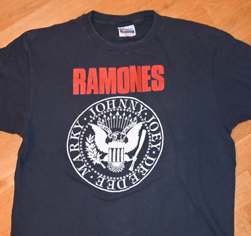 THE RAMONES punk-rock concert tour tee shirt L 1980s vintage concert t-shirt, vintage, size XL, single stitch, B+ condition