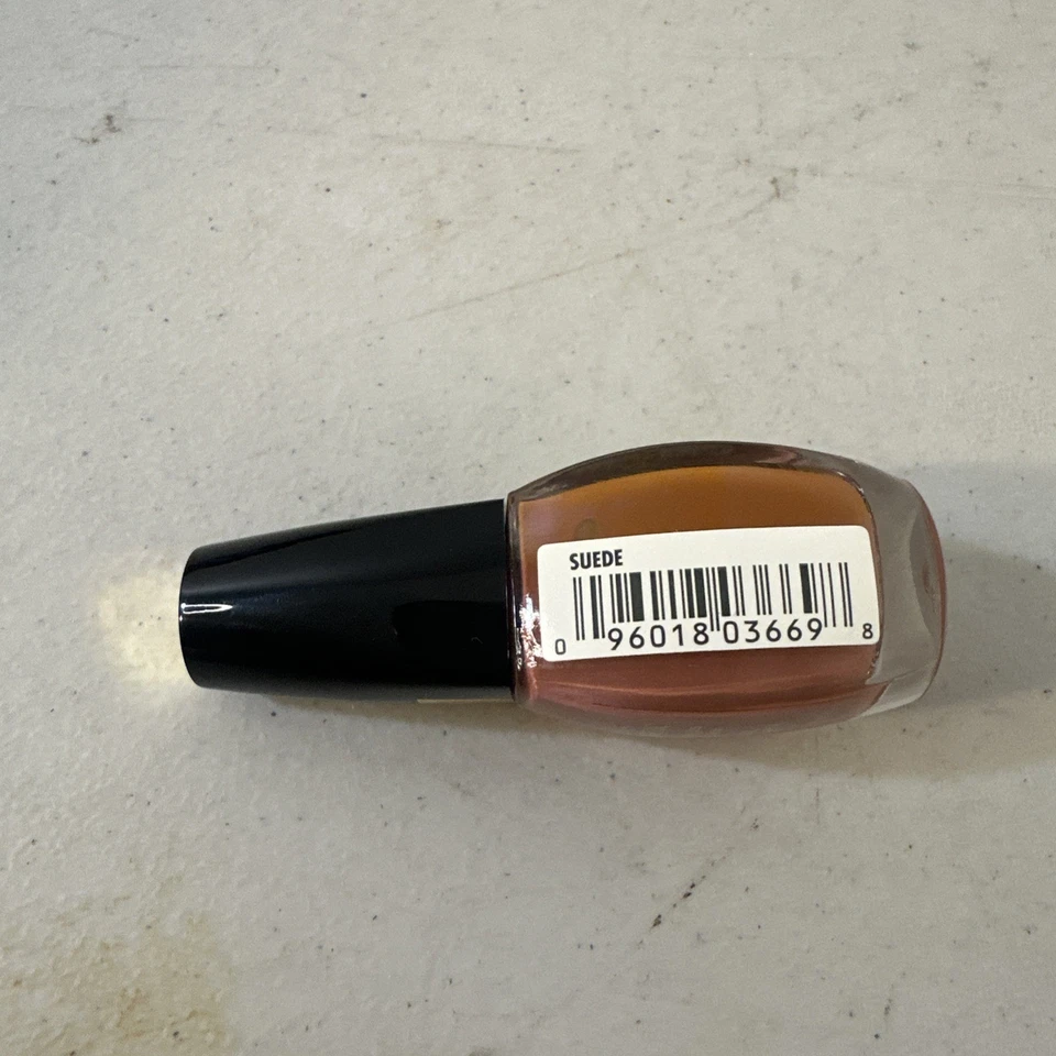 Esmalte de uñas de gamuza magnético Lancome Vernis nuevo Foto 3 de 4