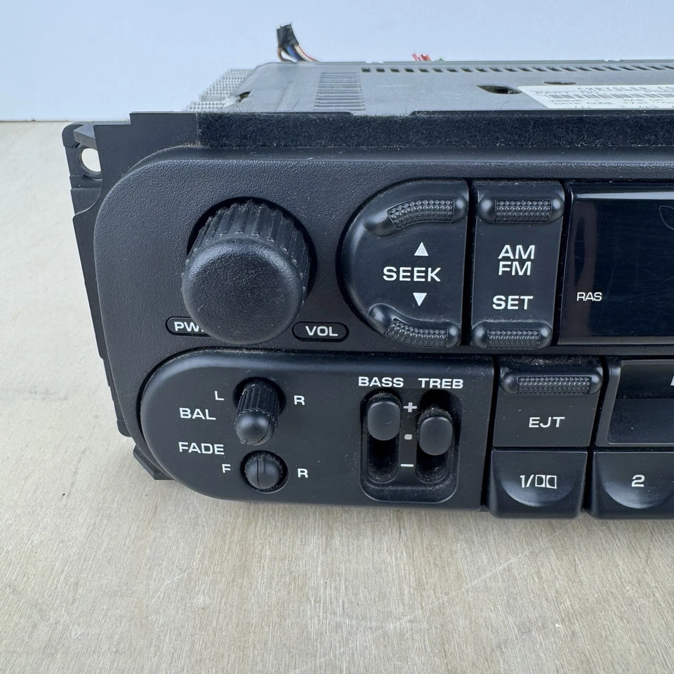 1998-2002 Dodge Durango Chrysler Jeep rádio CD player fita cassete P04858540AH - Imagem 3 de 4