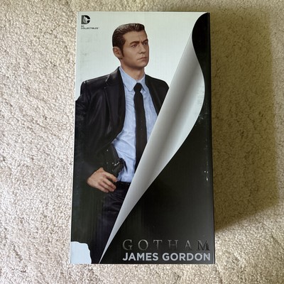 CW Gotham TV James Gordon 12'' Resin Statue DC Collectibles Batman