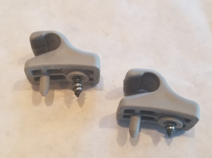 Chevrolet Tracker 1999-2004 Juego de clips parasol - Gris - Buen estado Foto 2 de 2