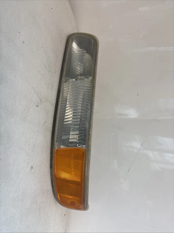 Chevrolet Tahoe 1500 2006 luz de estacionamiento izquierda señal de giro OEM 16525193 Foto 2 de 4