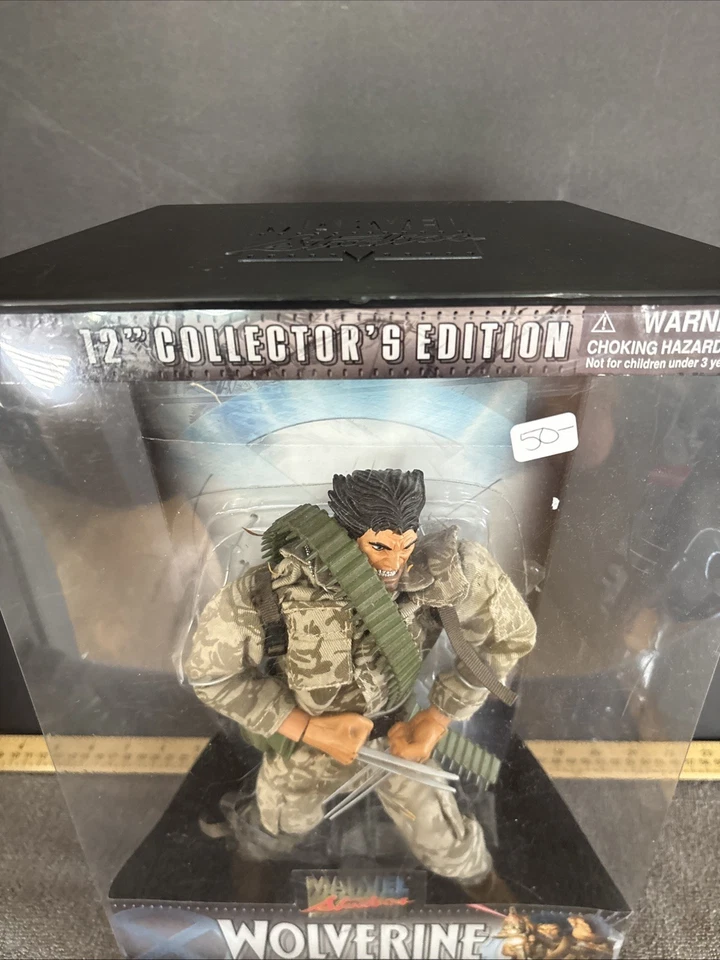 Figura "Military Wolverine" 12" Edición Coleccionista Marvel Studios Foto 4 de 4