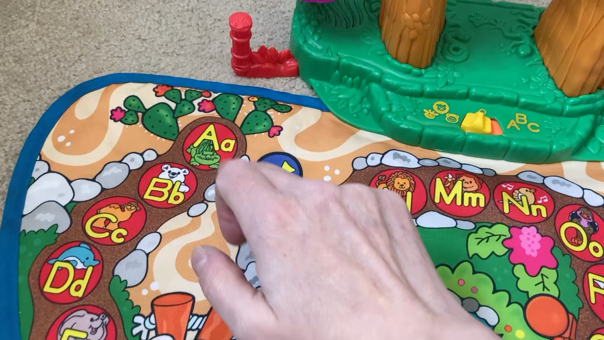Fisher Price Little People A to Z Learning Zoo Alphabet 26 Animals
