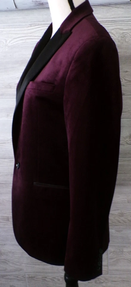 NUEVO - Chaqueta Blazer Express Slim Burg Púrpura Terciopelo Para Hombre 36R Pico Precio de venta sugerido por el fabricante $228 Foto 4 de 4