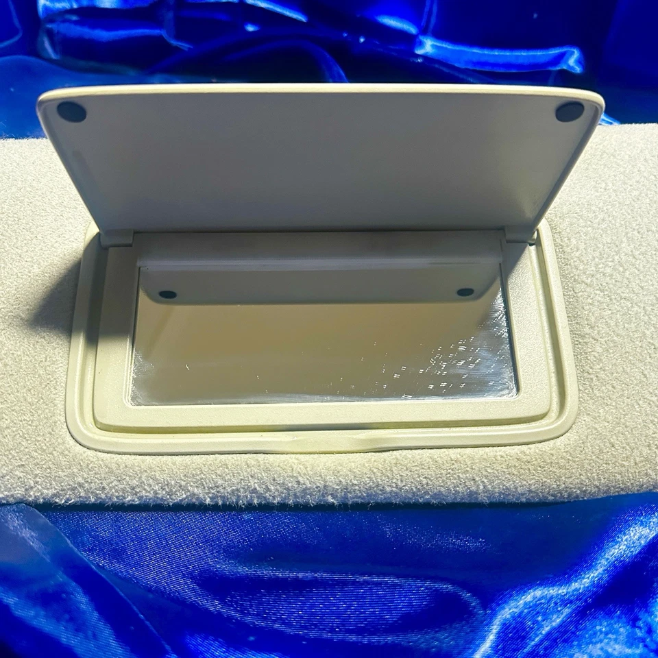 Infiniti G35 2003-2006 parasol conductor lado izquierdo beige fabricante de equipos originales con espejo retrovisor iluminado Foto 2 de 4