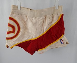 1986-87 Atlanta Hawks John Battle #12 Game Used White Shorts Pacman 34 DP104248