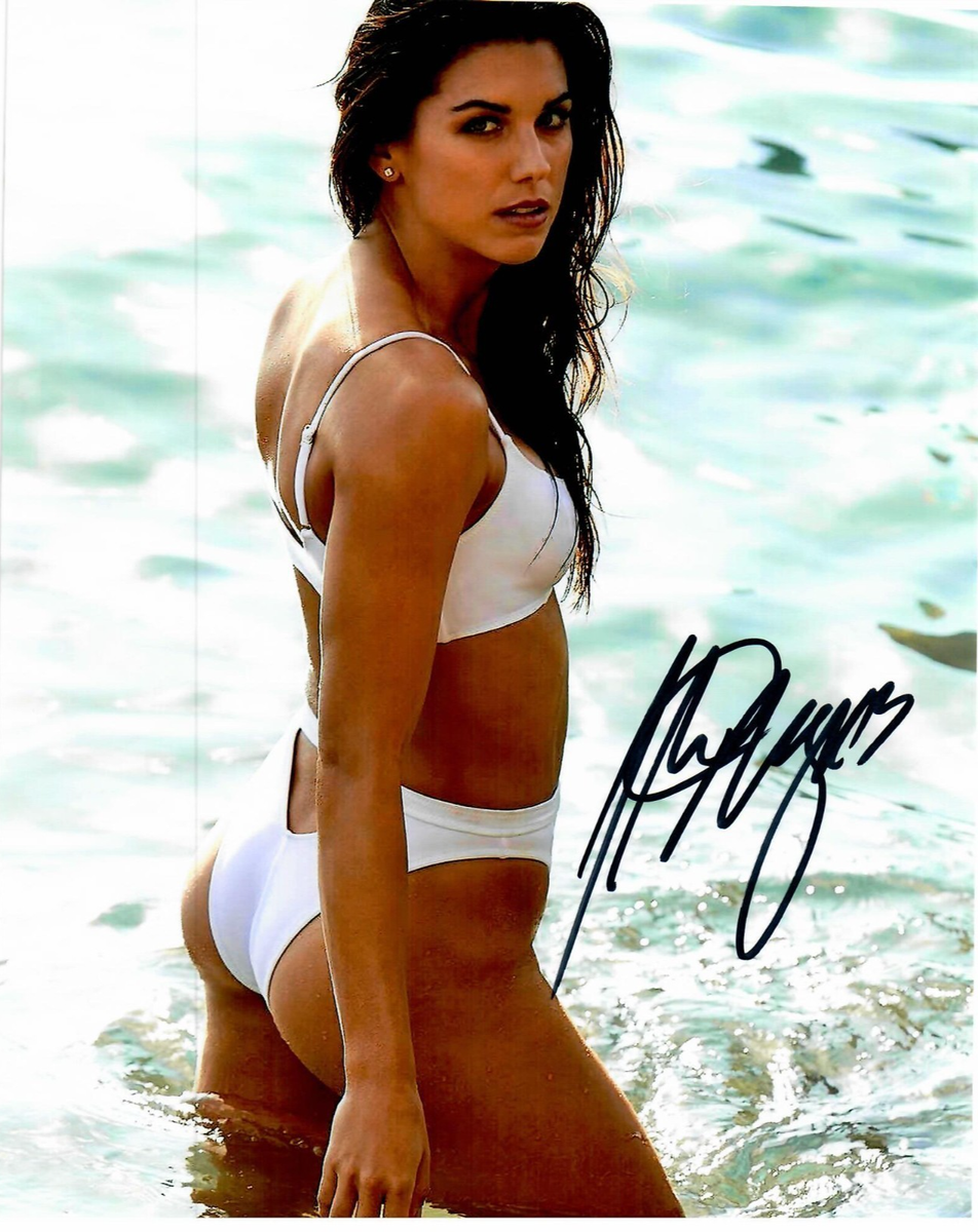 Alex Morgan San Diego Wave FC Soccer Team Player 8X10 Signed Photo