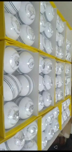 24 White 156g 4piece Cricket Balls Leather Bat Friendly Excellent Quality - Picture 7 of 8