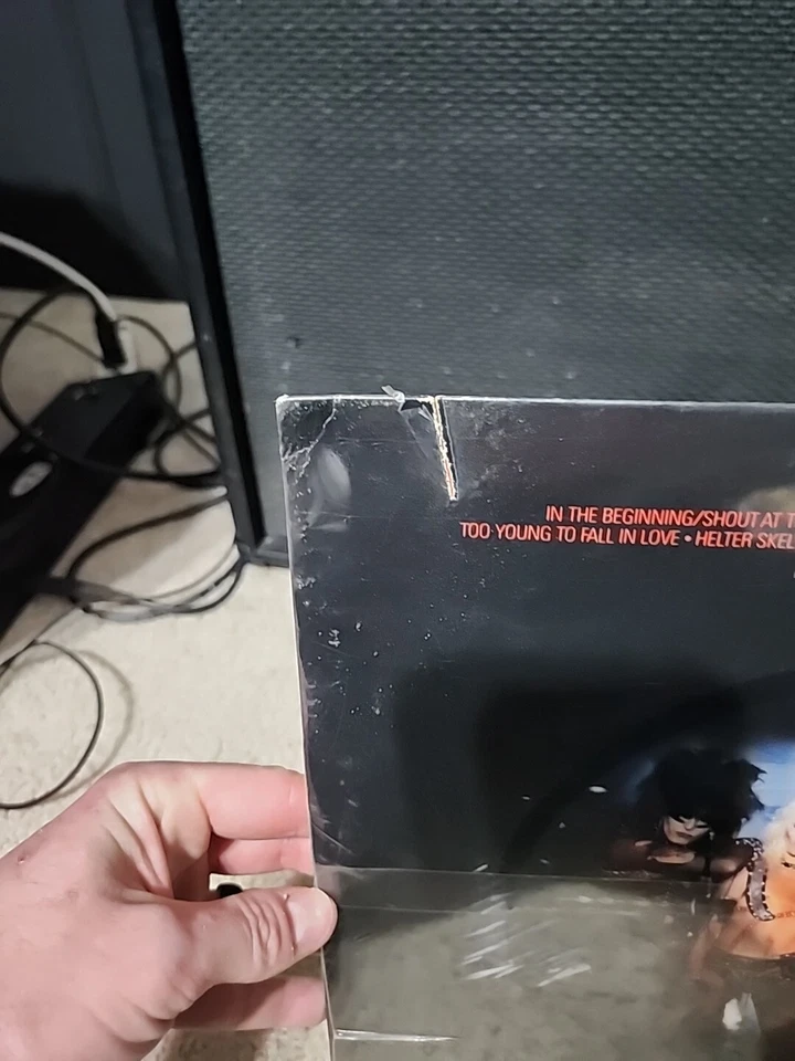 Motley Crue Shout At The Devil Lp Vinyl OG 1st Press SEALED/NEW Gatefold VG+/M Foto 3 de 4