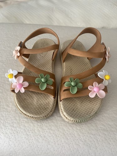 Girls Flower Sandals Size 11