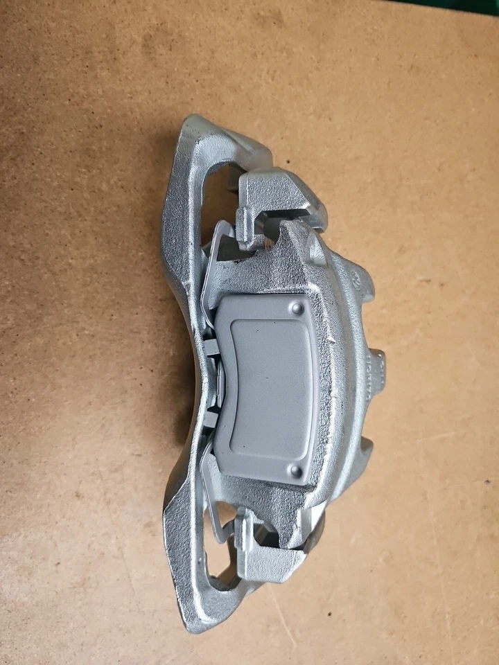 OEM VW Transporter T5 T6 front brake caliper RH 340mm 17" brakes 7E0 615 124 - Image 2 of 4