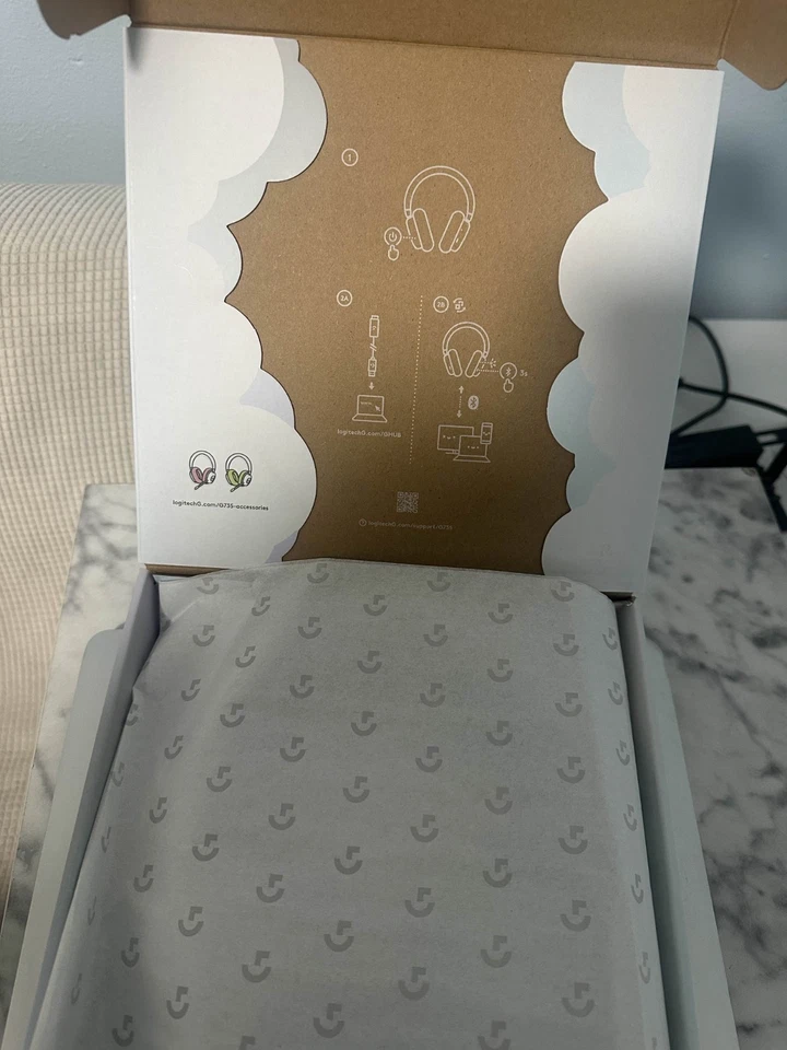 Logitech G735 Wireless Gaming Headset – White - Image 3 of 4