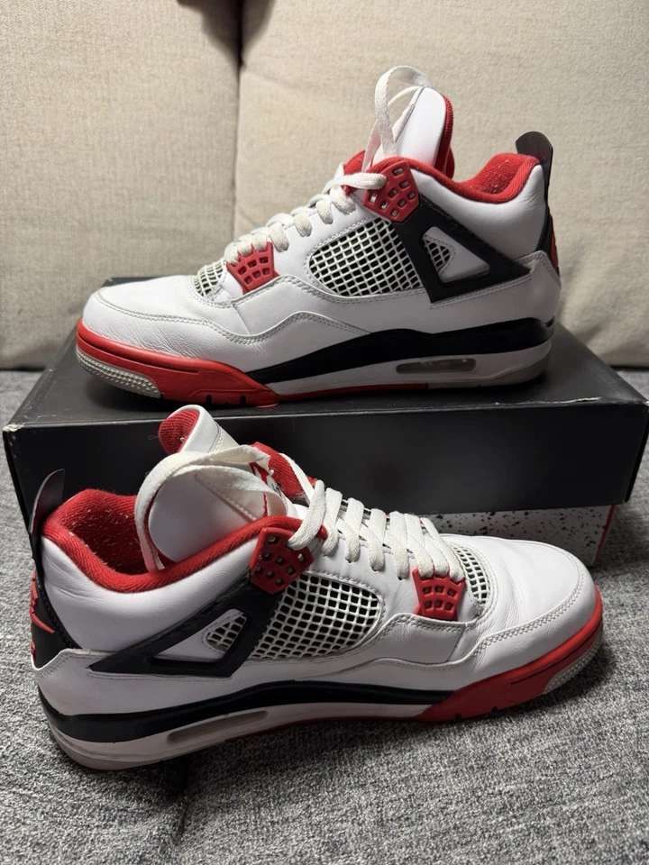 Talla 10.5 - Jordan 4 Retro OG Mid Fire Red PRE-USADO Foto 2 de 4