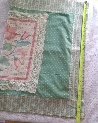 VINTAGE PAIR OF PILLOW SHAMS 37" (W) x 26" (L) WITH LACE-FRAMED CENTER PATTERN - Picture 16 of 16