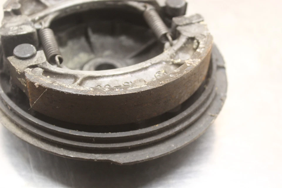 1982 Yamaha IT465 FRONT BRAKE DRUM PLATE P939 - Bild 4 von 4