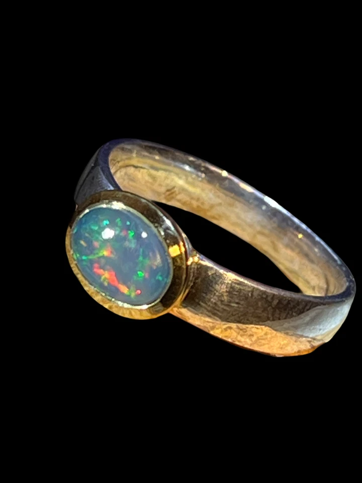 Schwarzopal Red Power Lightning Ridge Ring in Silber mit vergoldeter Fassung - Bild 4 von 4