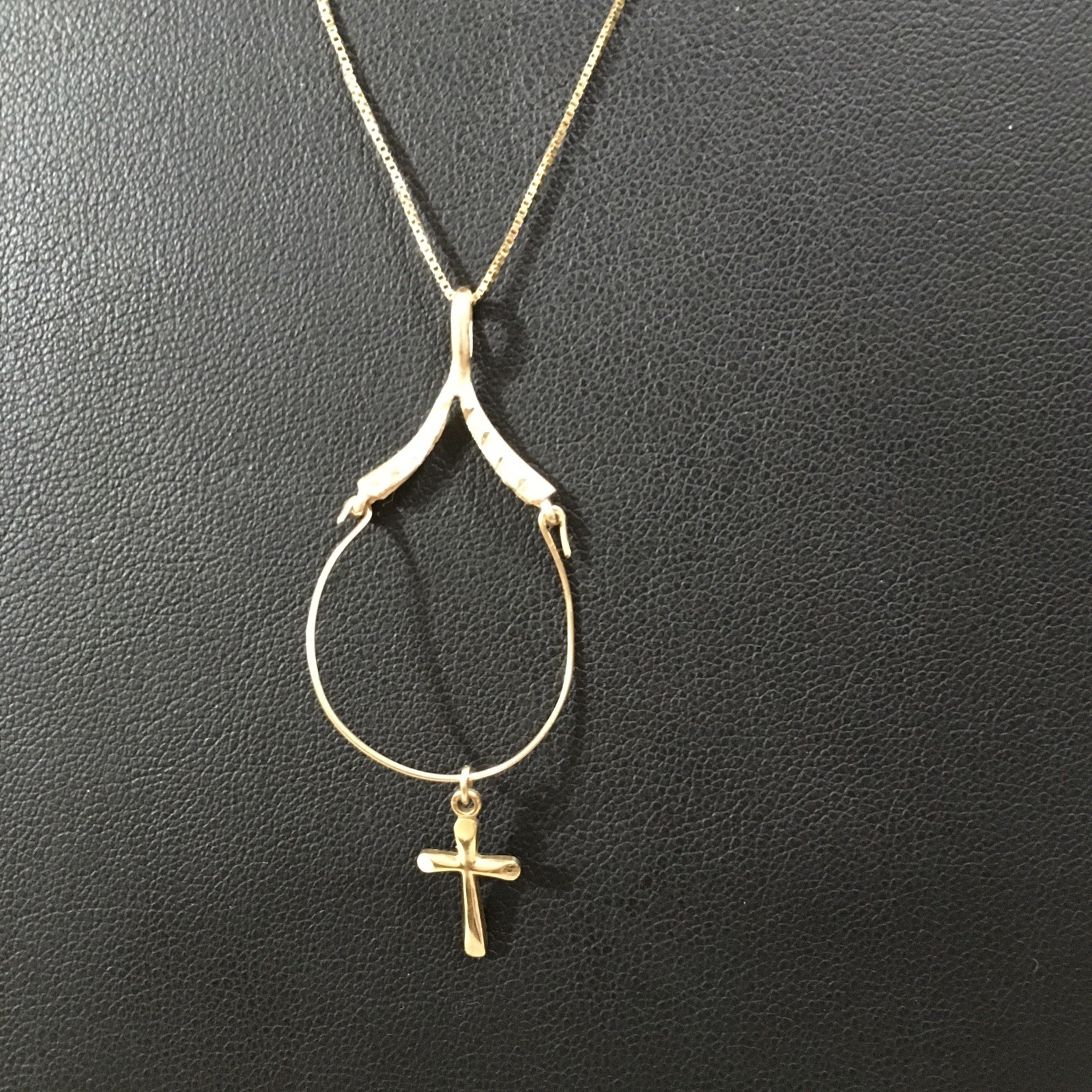 14K Solid Yellow Gold 2.9g - Solid Necklace Cross… - image 1
