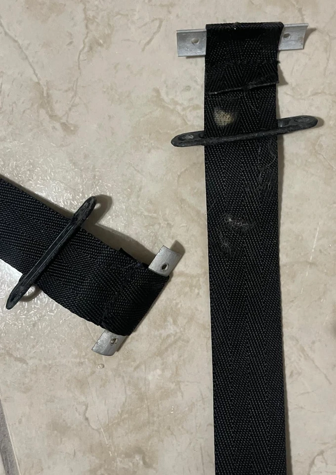 Marco metálico ventana trasera superior convertible 80-93 VW Rabbit Cabriolet MK1 Foto 2 de 4