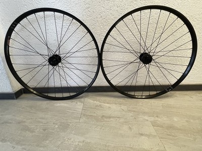 DT Swiss WTB MTB Laufradsatz 29 + Felgen 28 Zoll 6-Bolt 15X110 / 12X148 WIE NEU