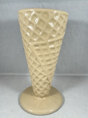 Hershey's Ceramic Ice Cream Waffle Cone Cup Beige Billco Int'l 7" - Picture 7 of 12