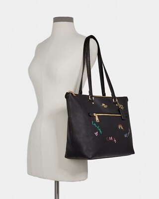 【COACH】ダイアリー エンブロイダリー ギャラリートート C8365 NWT Coach C8365 Gallery Tote Pebble Leather With Diary