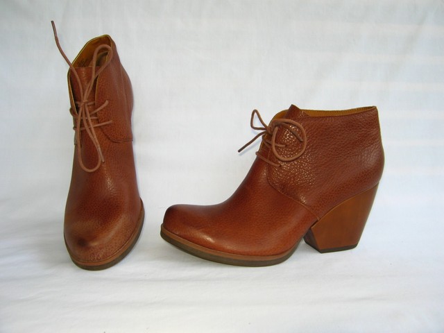 korks gemini v booties