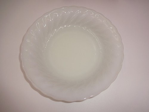 Vintage Anchor Hocking Fire King White Swirl Milk Glass Coupe Soup Bowl USA - Picture 2 of 4