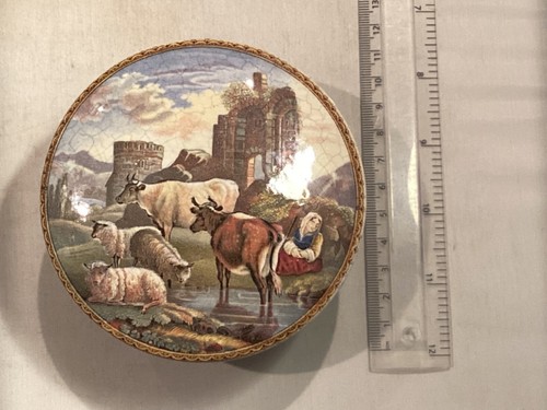 TAPA Y OLLA PRATT WARE ""NIÑA JOVEN CON OVEJAS Y VACAS - Imagen 10 de 11