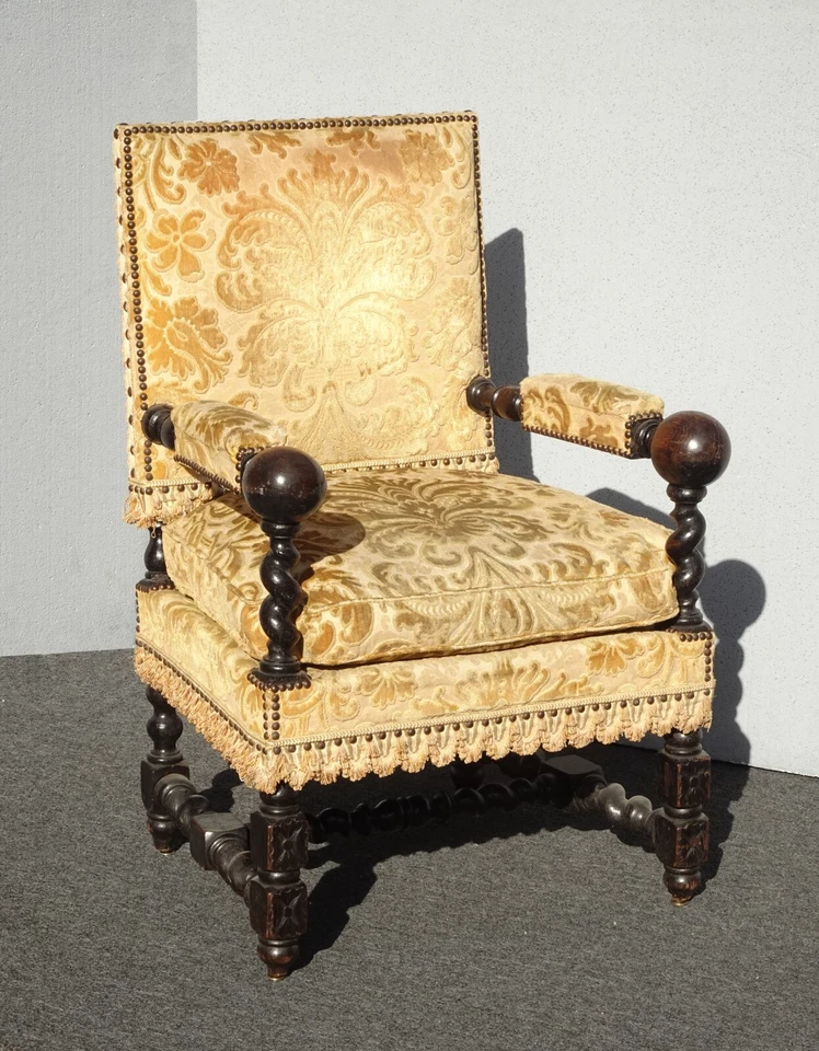 Antiguo cojín de plumón y reposamanos de bola para silla de oro ornamentado renacentista Luis XIV Foto 3 de 4