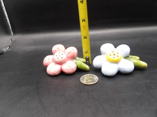 Vintage Ceramic Flower Salt & Pepper Shakers Pink Blue - Picture 7 of 7