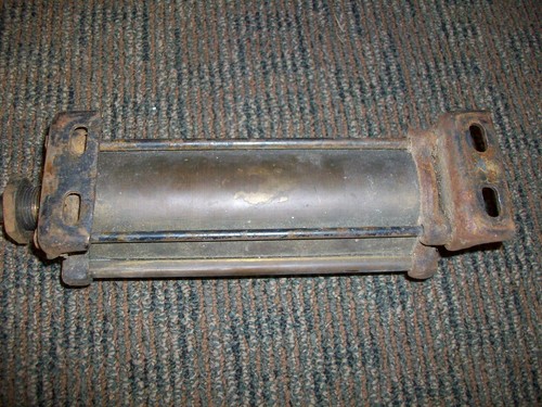 Antiguo cilindro neumático militar de latón BRCEM 5C 60 A122569 13" corto 19" largo - Imagen 6 de 10